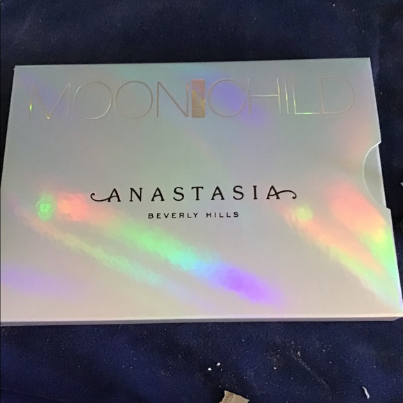 Anastasia Beverly Hills MoonChild - Picture 3 of 4